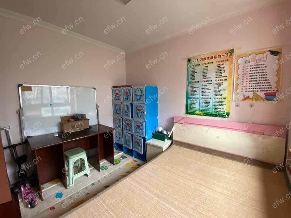梨花家园精装3室  随时看房 拎包入住