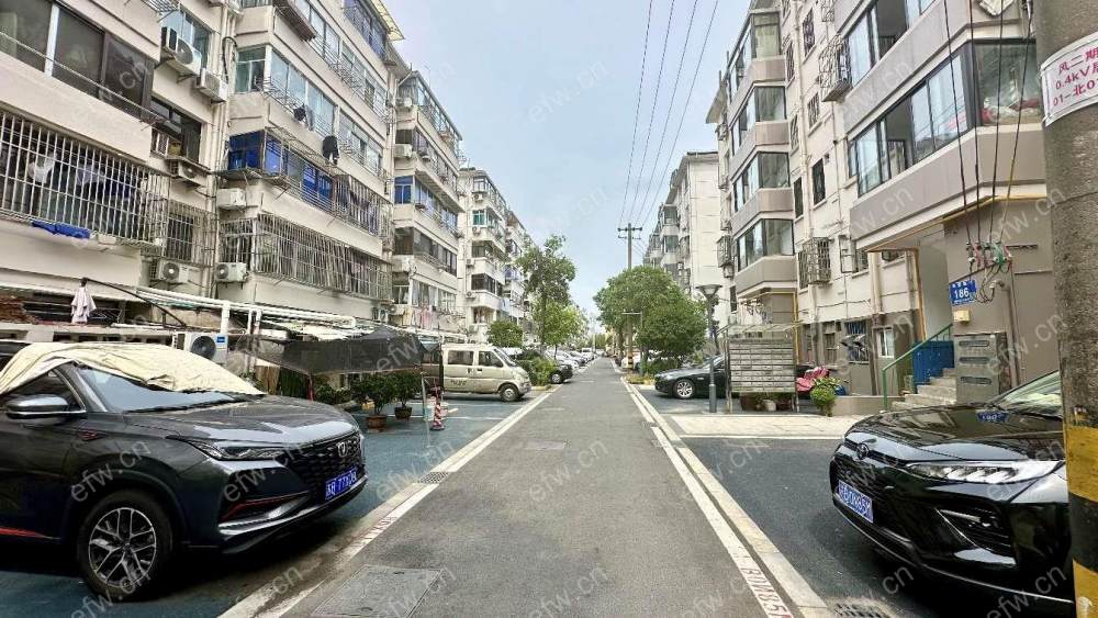 风雷新村3楼精装单间出租