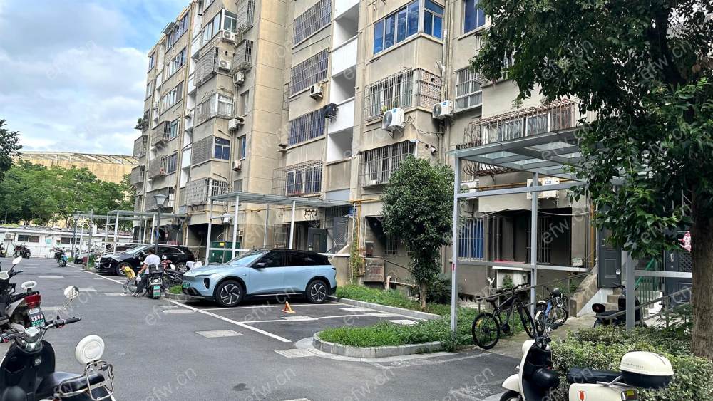 宁海里北区1楼出租个房间