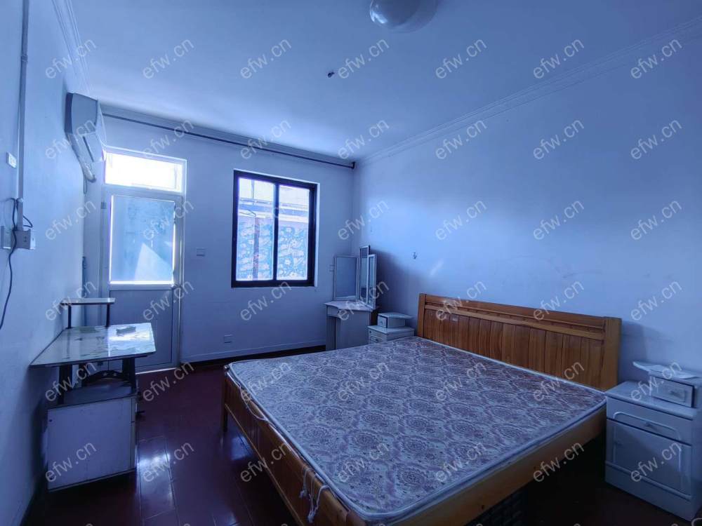 地铁口 简装 两房 全设施随时入住