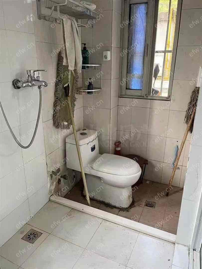 张巷带一个车位诚心出租