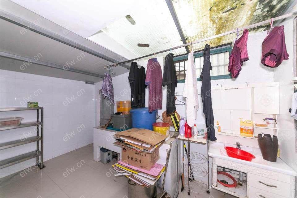 风雷新村西区2房带院子开门