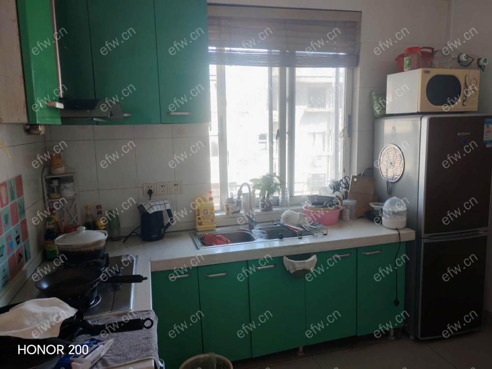 精装修两房朝南诚心出租