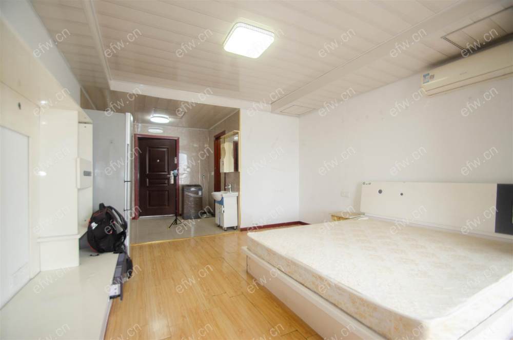 village位置好，环境优雅，area平米精装room房