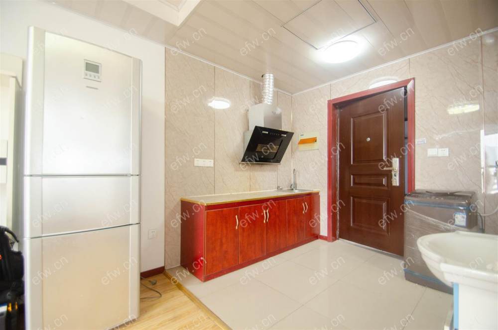 village位置好，环境优雅，area平米精装room房
