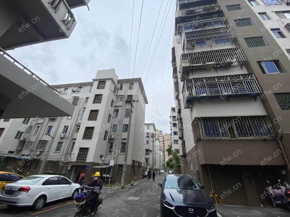village 难得一见的精装两房型,总价低,朝向好！