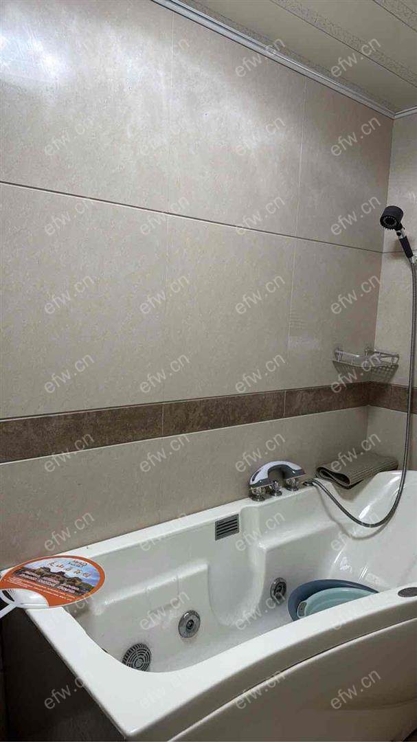 village 经典room房 东边户 全明 精装修！