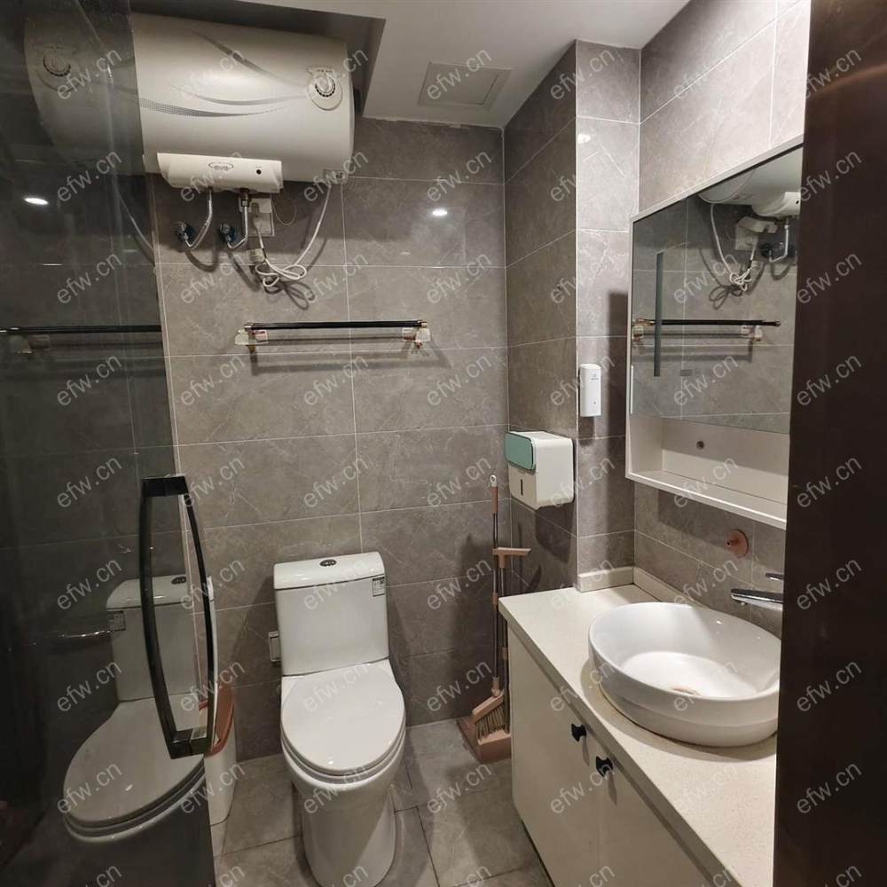 village位置好，环境优雅，area平米精装room房