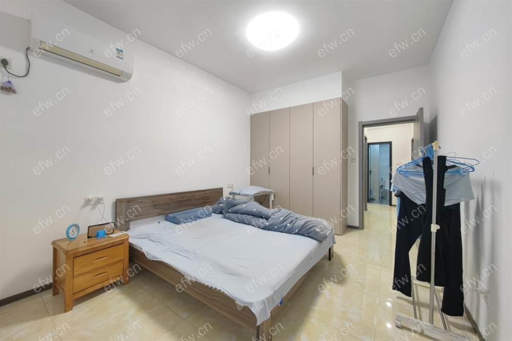 房东诚心出售，靠近地铁口，环境优美