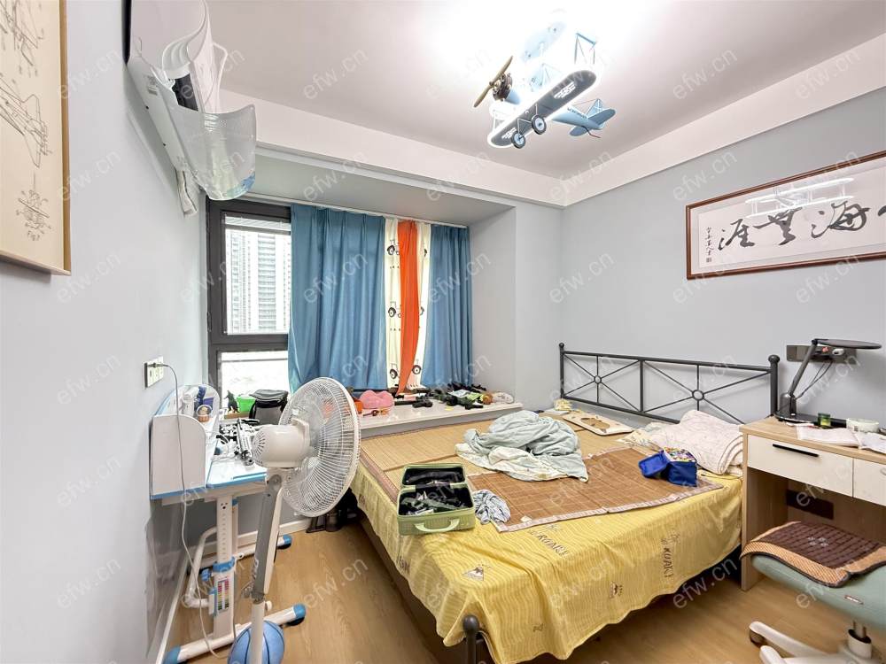 融创荣域(溪岸景园二区50-63) 4室2厅 134.77平