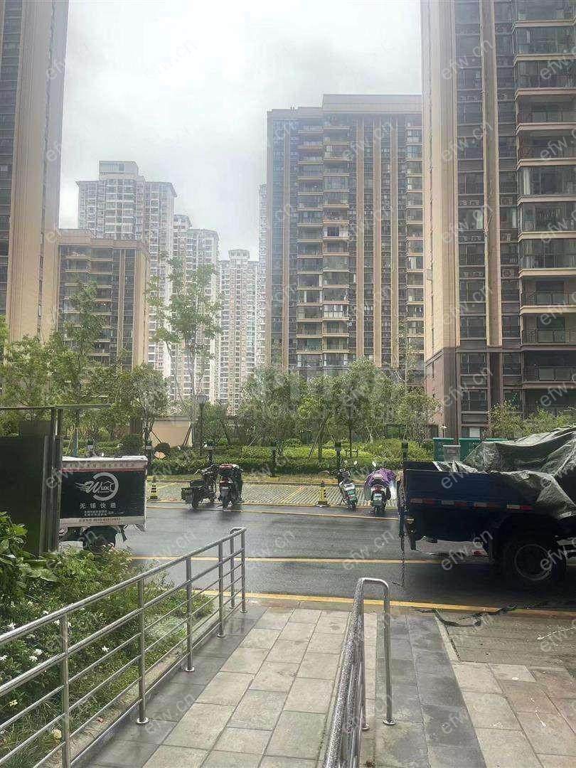 全新出租色号设施齐看房方便