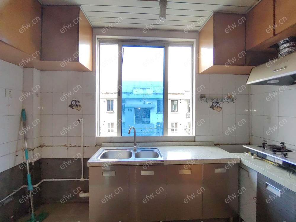 双地铁口简装两房朝南高层拎包入住