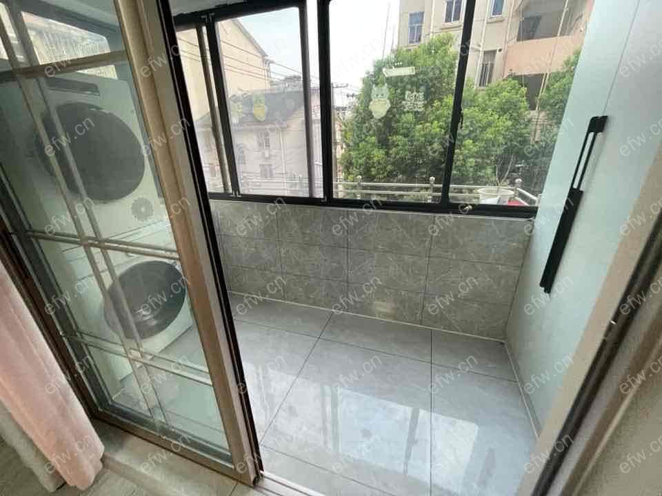 荷叶新村 2室2厅精装修