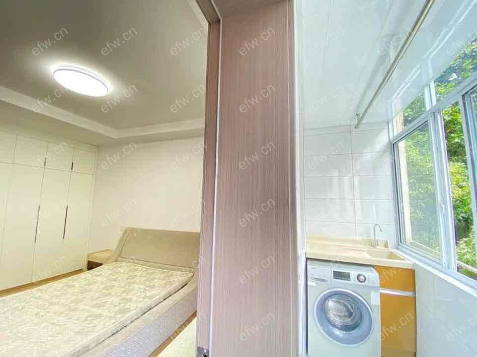精装修两房出租随时看房