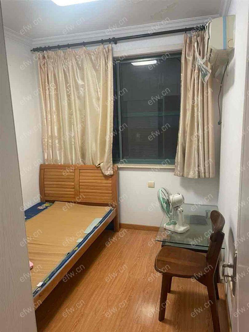 精装顶带阁楼 保养好 看房随时