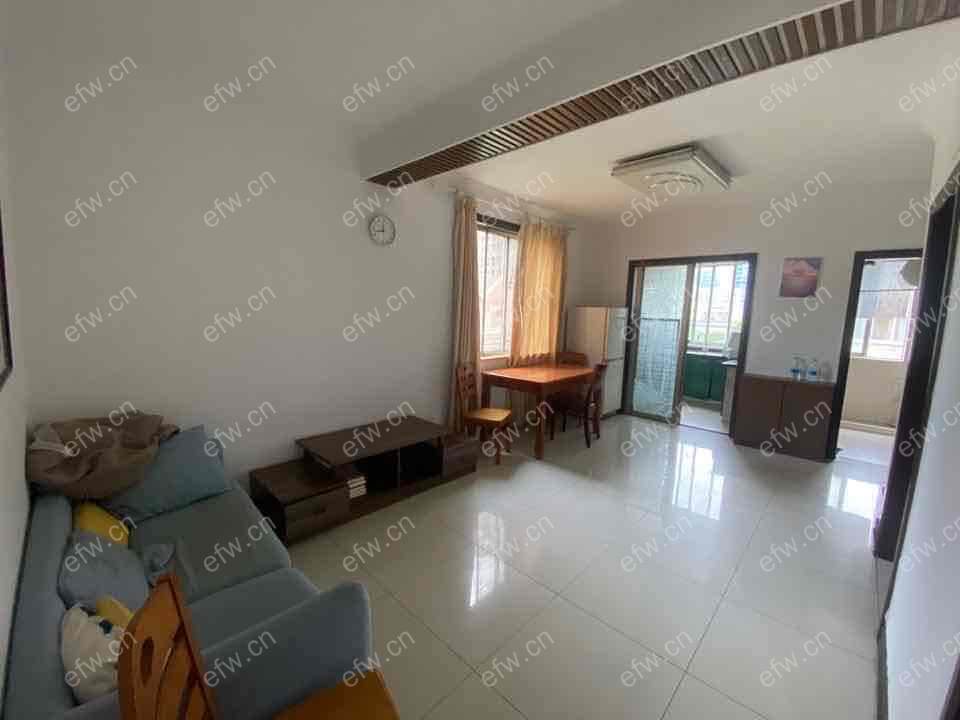 装修保养很好，可以拎包入住的
