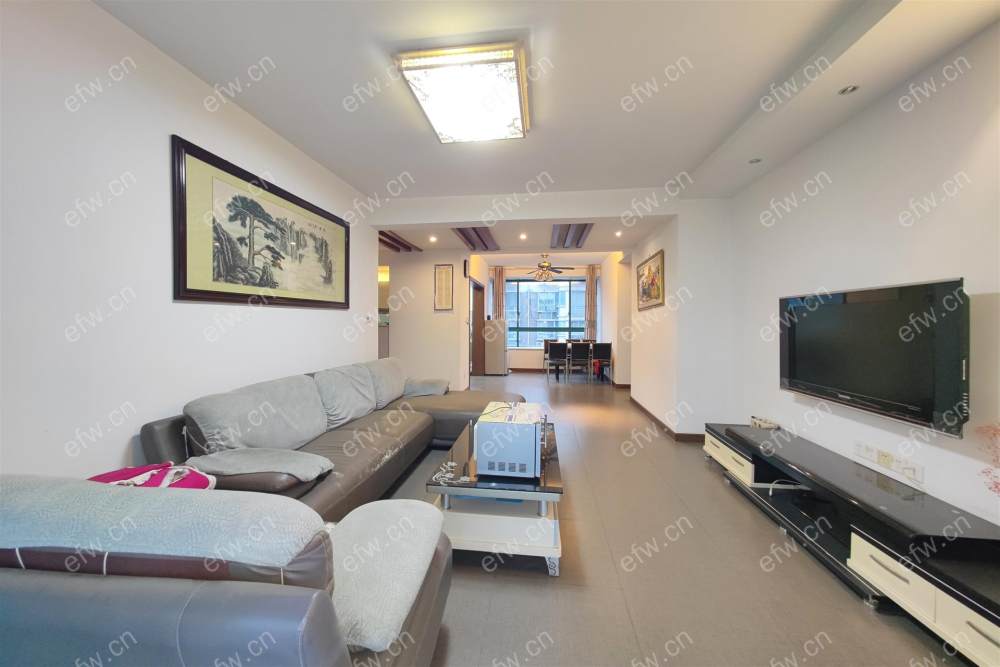 蔚蓝都市花园一期 4室2厅