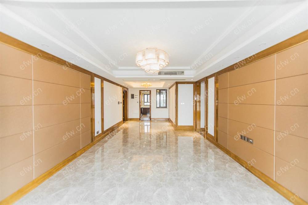 恒大悦珑湾精装四房