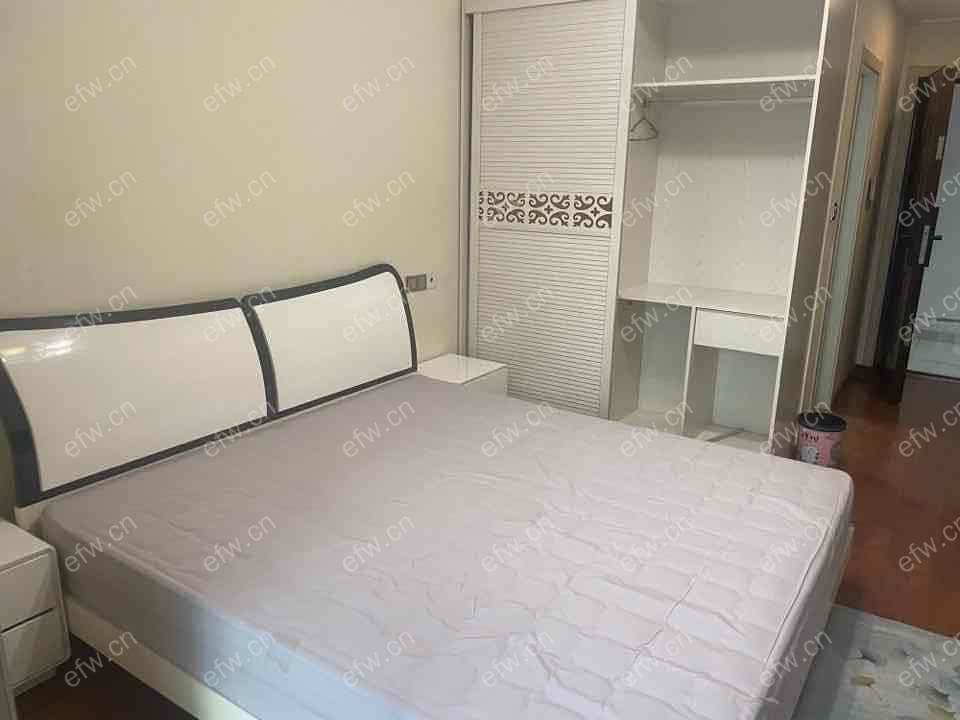 蔚蓝观邸 1室1厅1卫