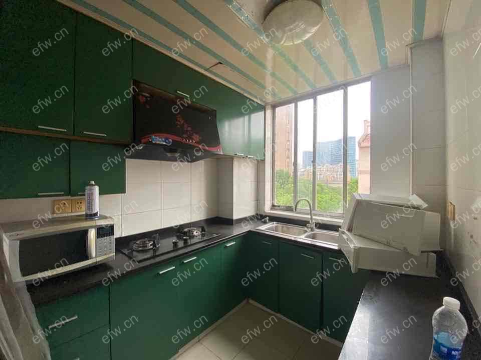 装修保养很好，可以拎包入住的