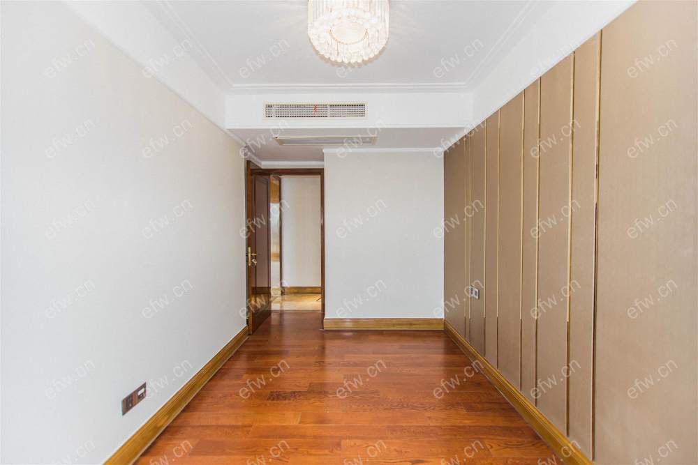 恒大悦珑湾精装四房