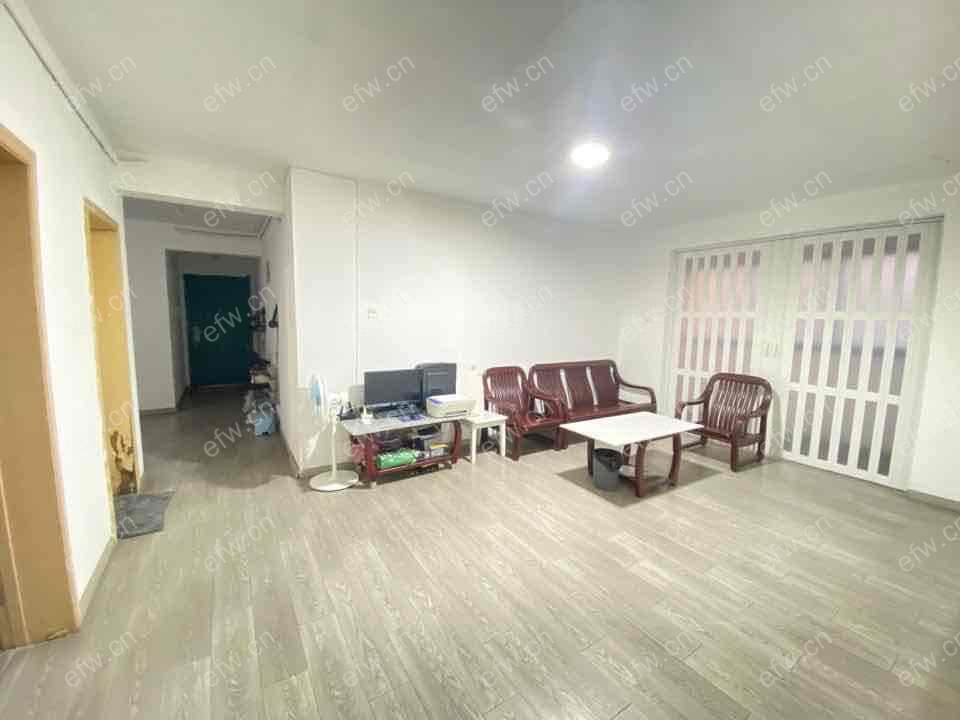 合租分两个房间出来朝北房间出租