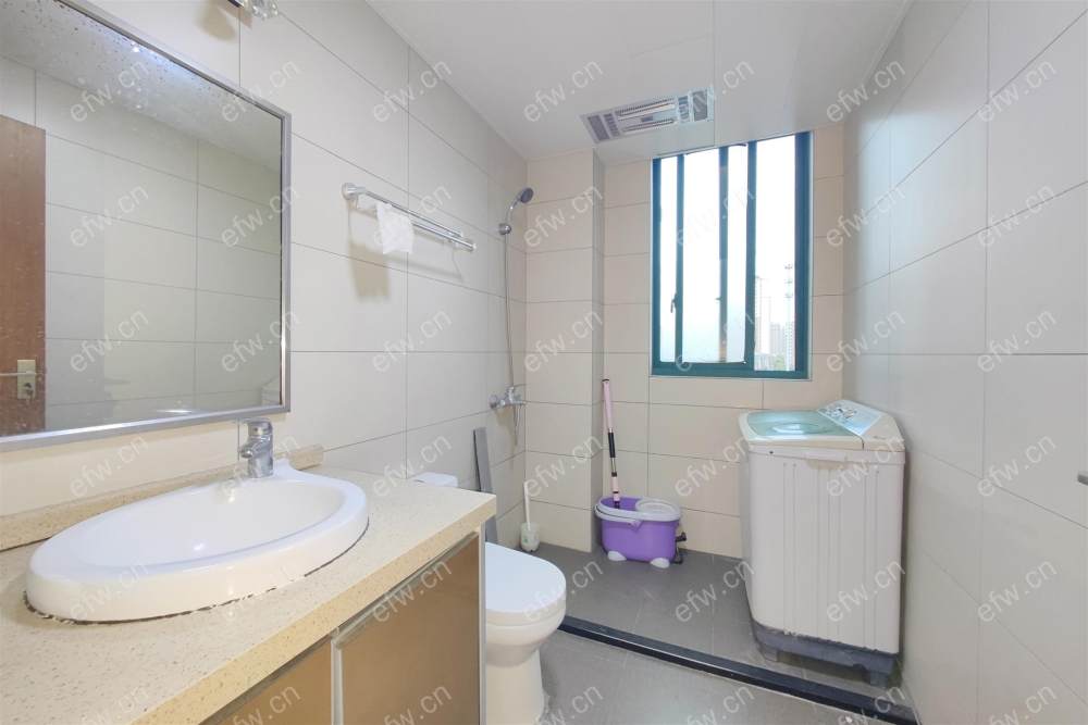 蔚蓝都市花园一期 4室2厅