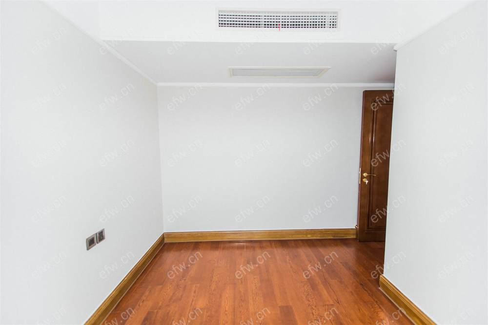 恒大悦珑湾精装四房