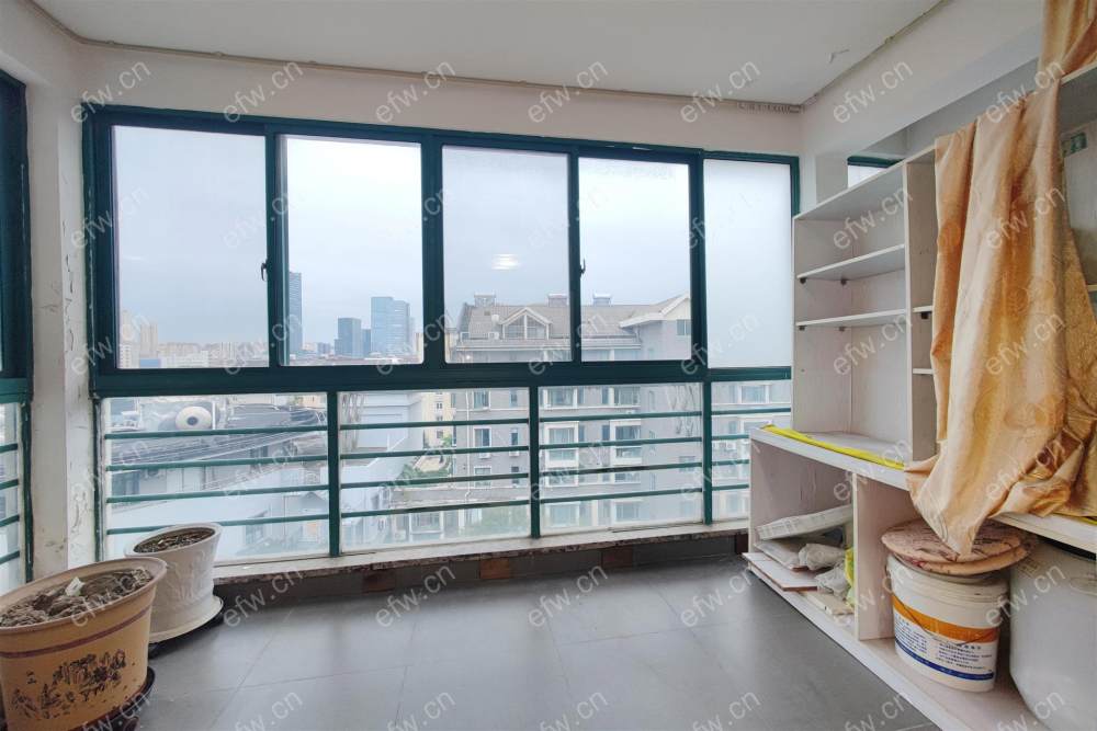 蔚蓝都市花园一期 4室2厅