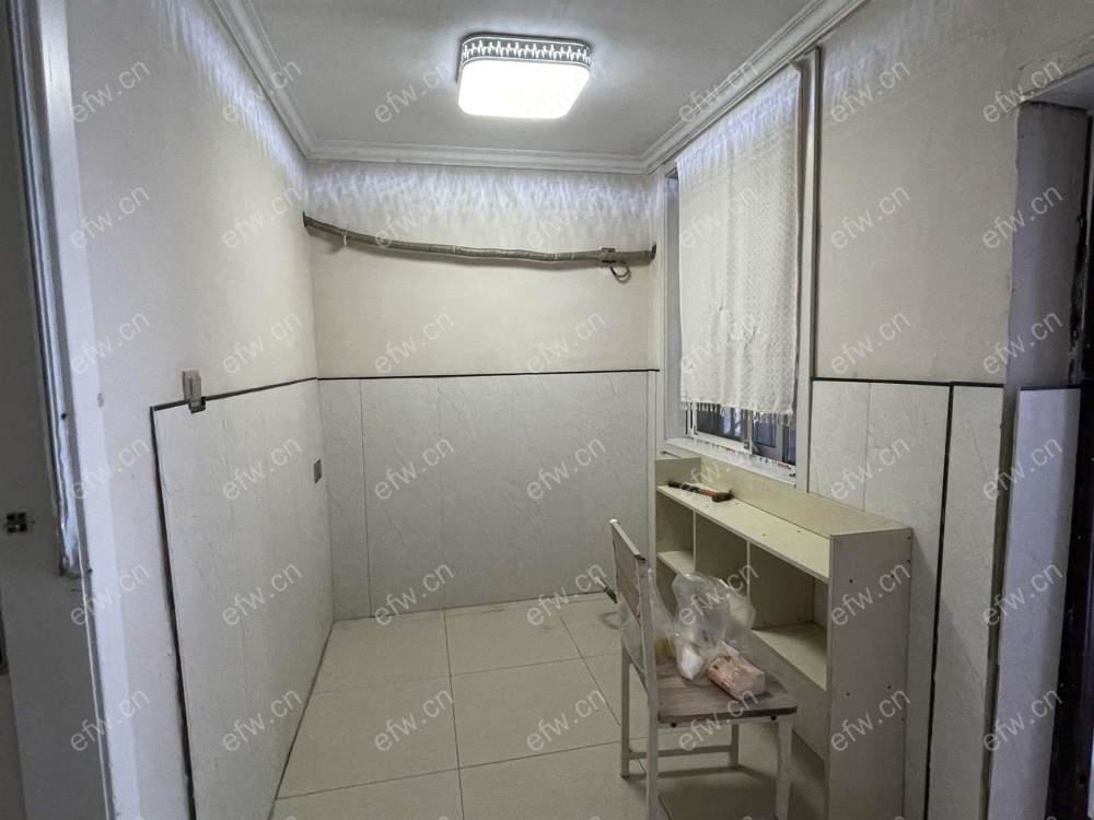 柴机新村 1室1厅1卫1阳.出行方便，1楼采光无敌。拎包入住