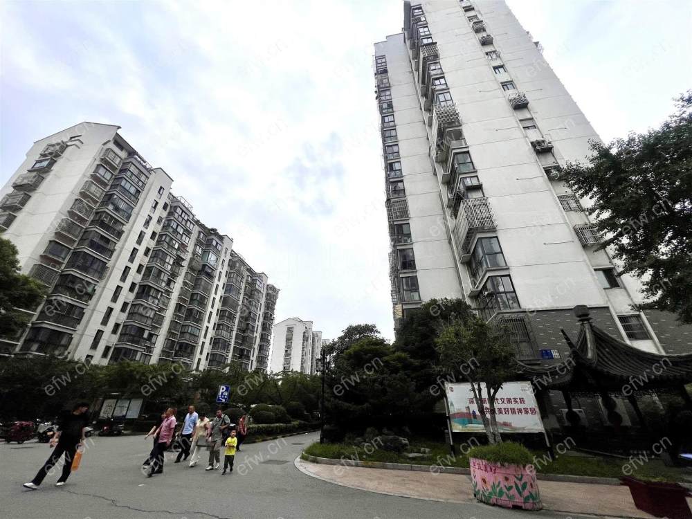 沁春园位置三房，诚心出售，看中可谈