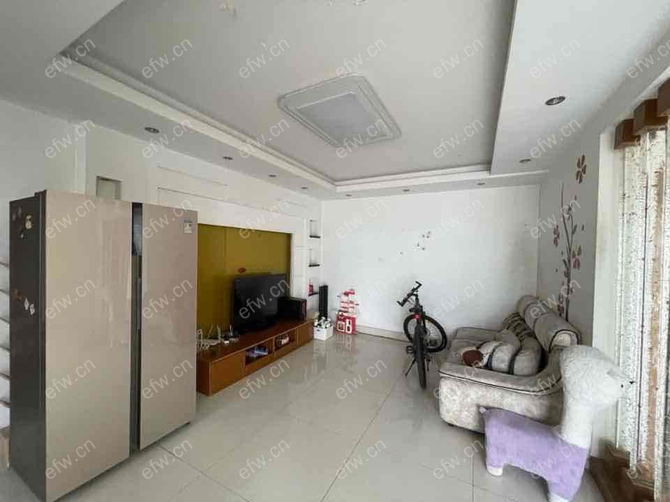 精装修靠高架，东西齐全