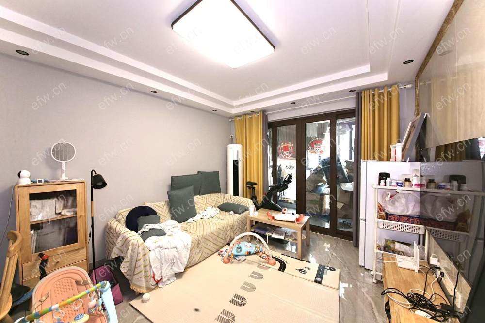 婚装全明户型房，格局工整合理，采光无遮挡