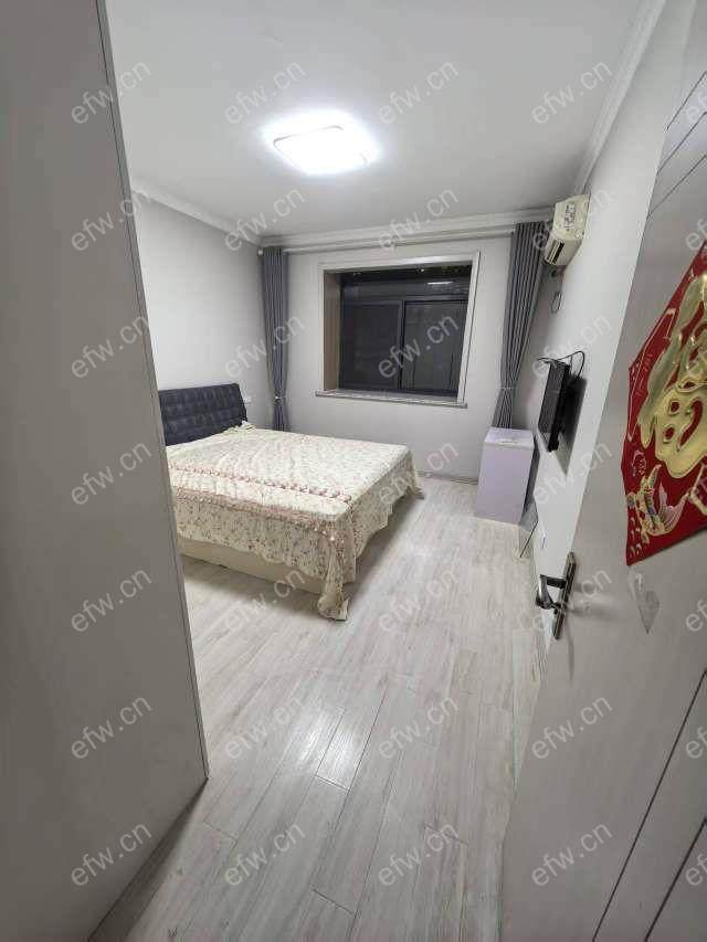 刘潭地铁口，凤翔馨城精装电梯2房 近赛格
