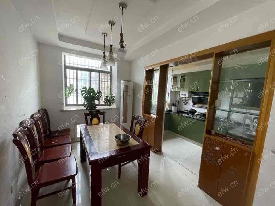精装修靠高架，东西齐全