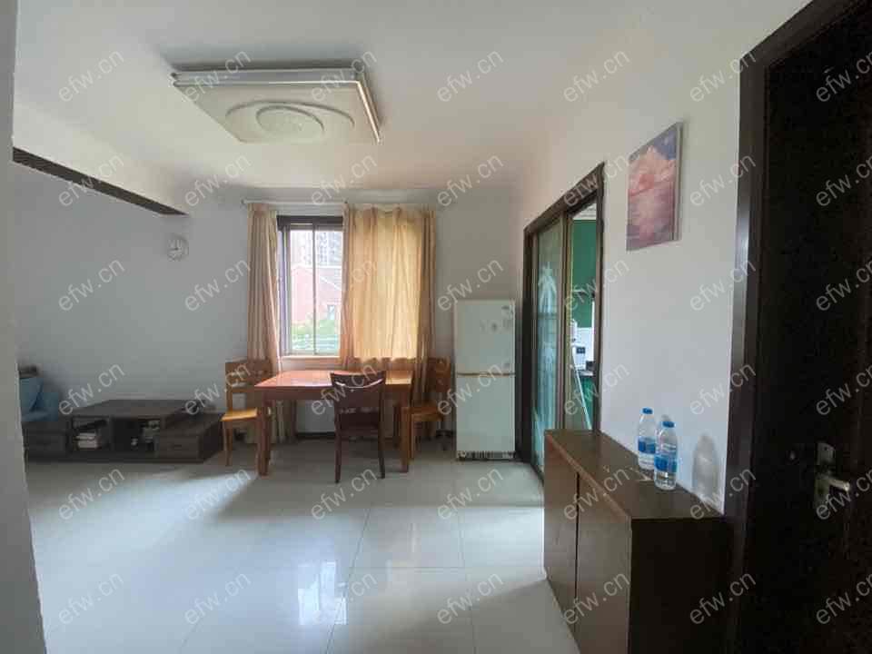 装修保养很好，可以拎包入住的