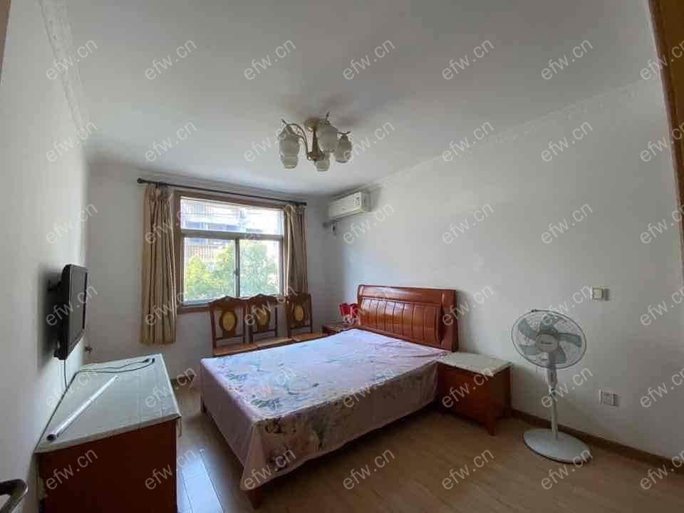904医院旁，五河新村精装修2房首  次出租，随时看房，双地铁口