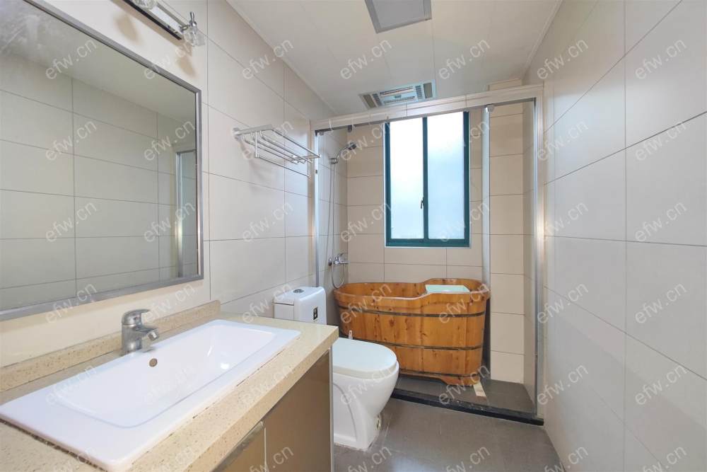 蔚蓝都市花园一期 4室2厅