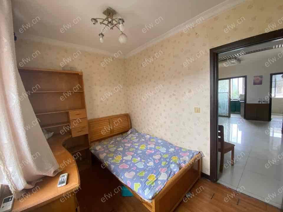 装修保养很好，可以拎包入住的