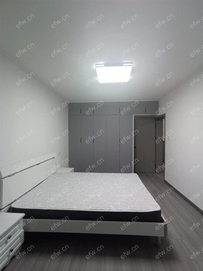 万达旁 精装可做两房 看中可谈
