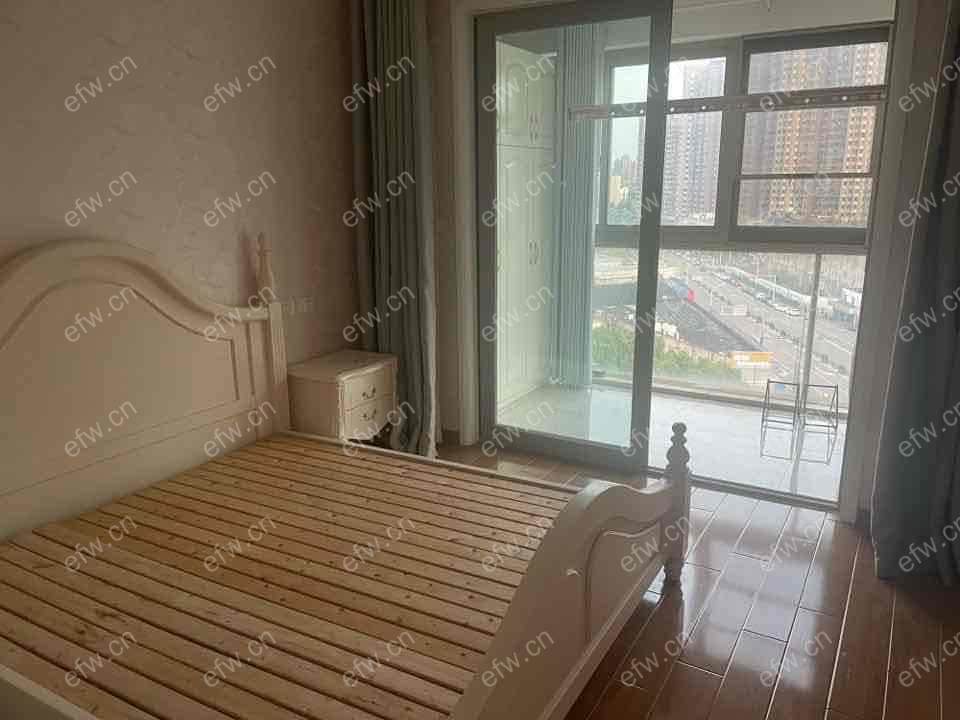 蔚蓝观邸 整租 精装2室