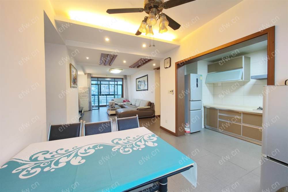 蔚蓝都市花园一期 4室2厅