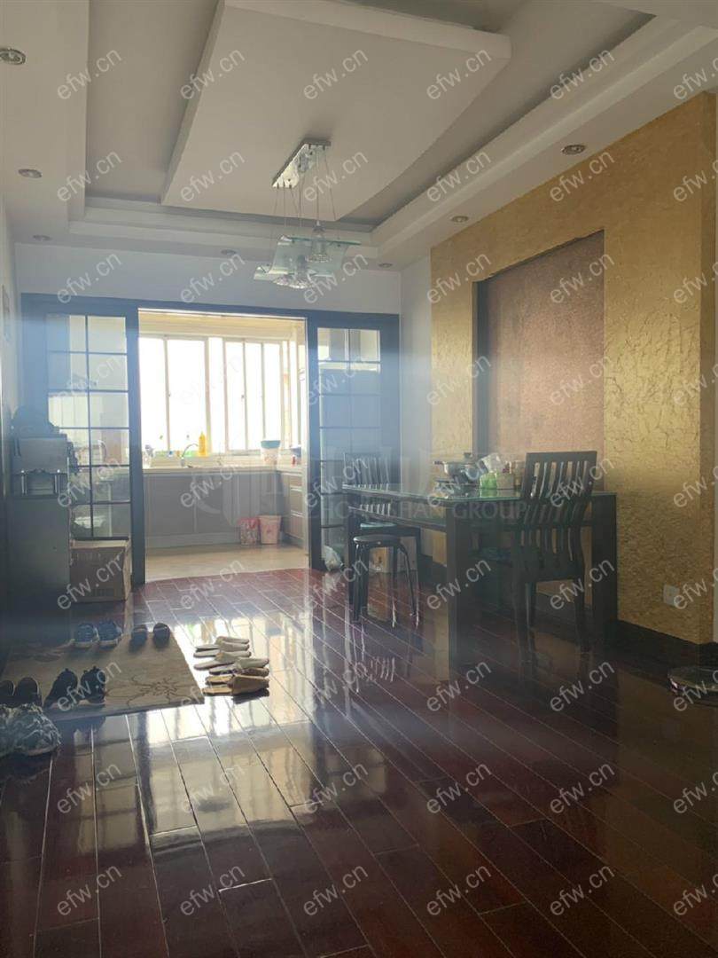 两梯两户三阳台大三房