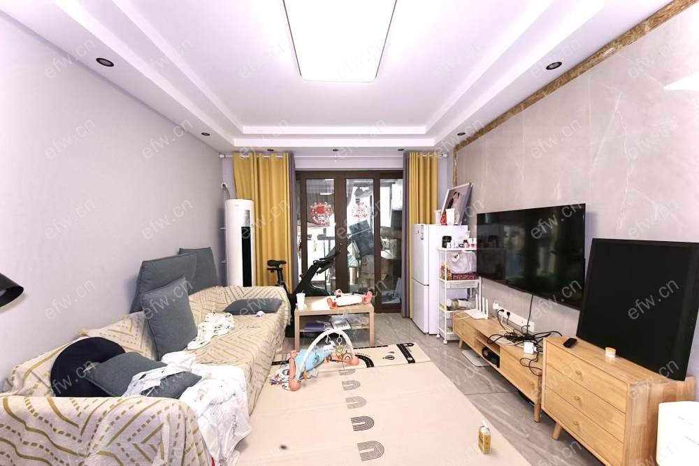婚装全明户型房，格局工整合理，采光无遮挡
