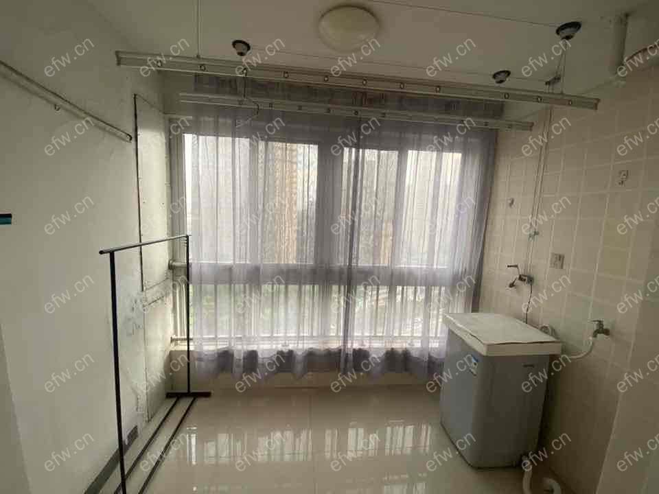 梨花家园精装2室  随时看房 拎包入住