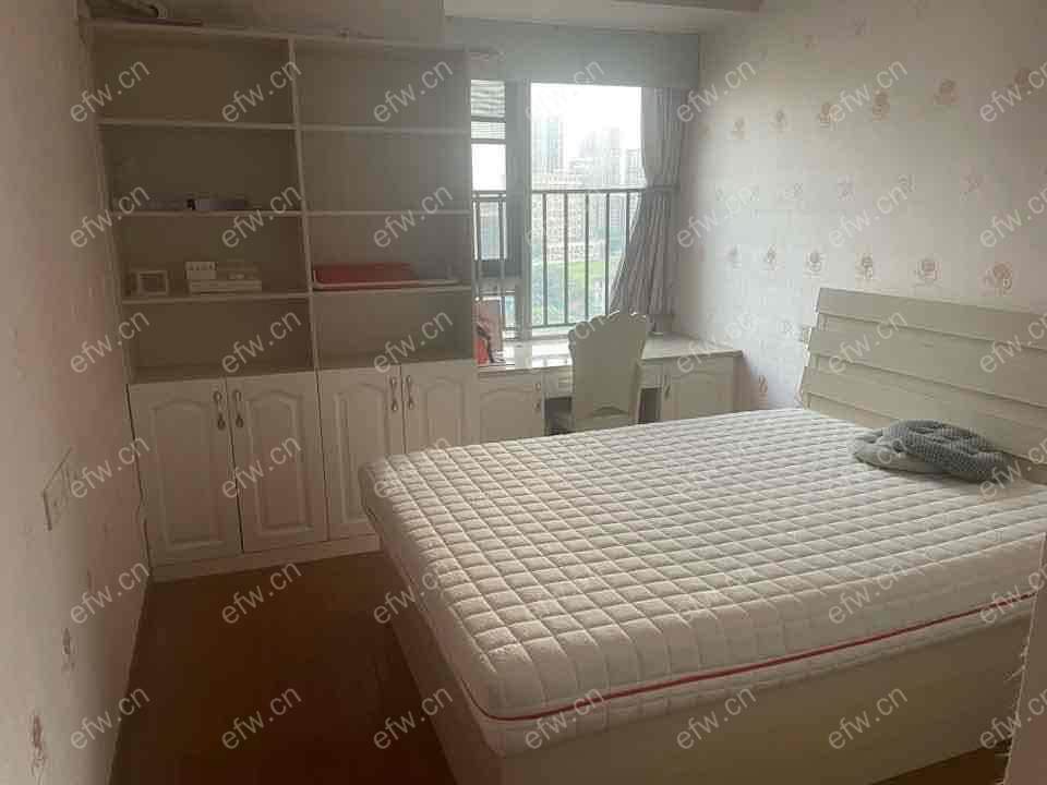 蔚蓝观邸 整租 精装2室