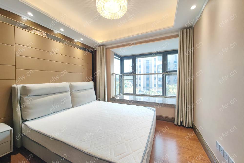 room房豪装拎包即住,village尽享优雅品质,多重阳台+飘窗