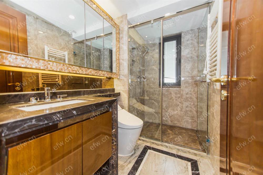 恒大悦珑湾精装四房