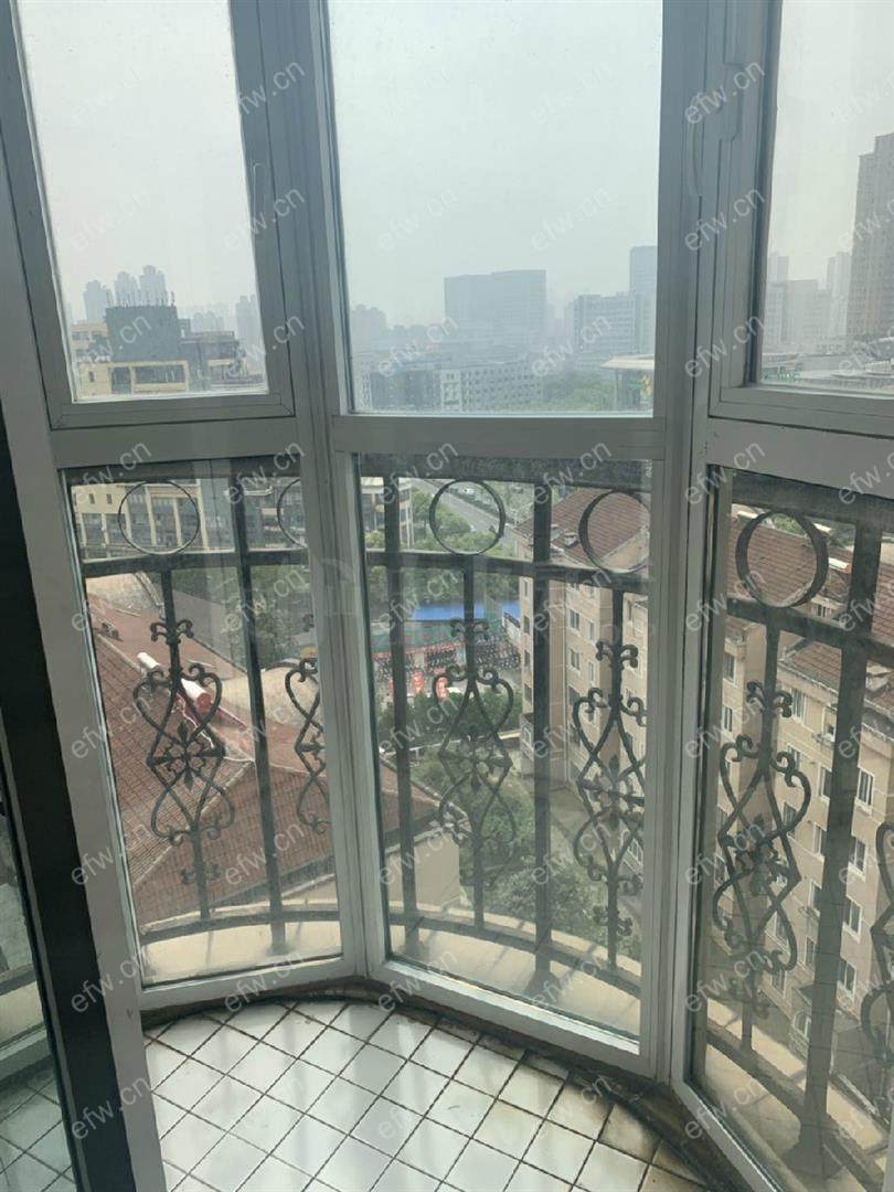 两梯两户三阳台大三房