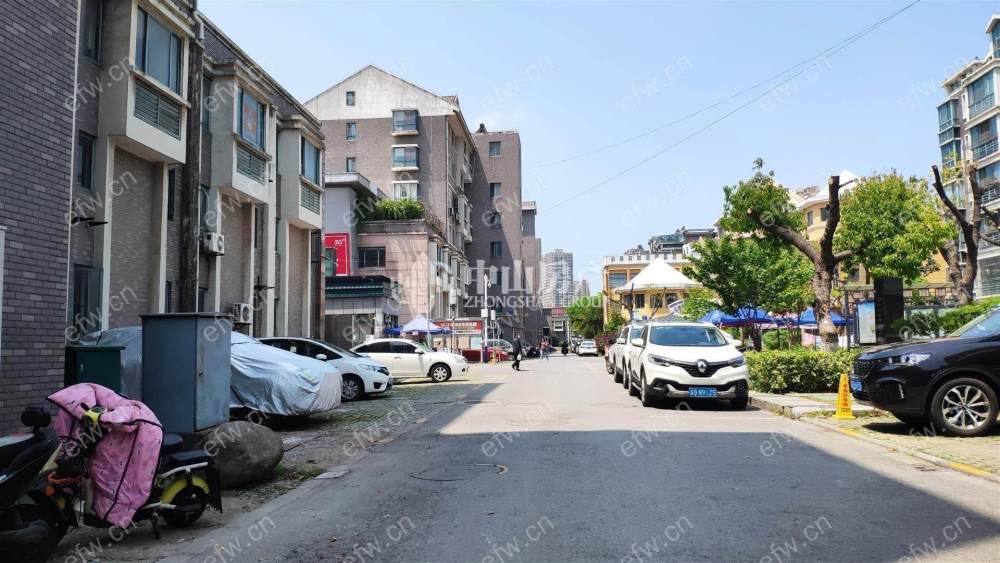 蔚蓝都市花园一期 4室2厅